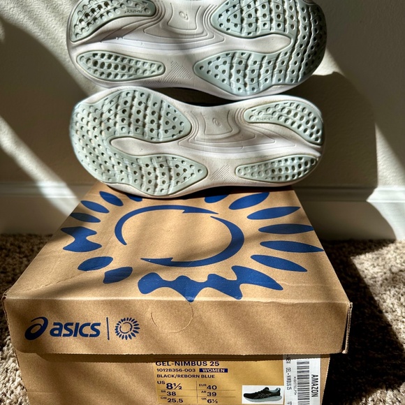 LIKE NEW | ASICS Women's Gel-Nimbus 25 Running Shoes, 8.5 - Picture 3 of 3
